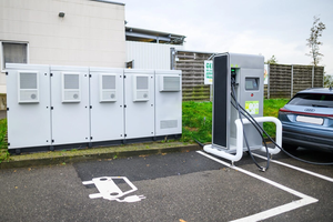 Estación de Carga para Vehículos Eléctricos SCU con Energía Solar Fotovoltaica y Baterías, Solución Renovable para Estaciones de Carga de Vehículos Eléctricos - Product Image 5