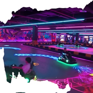 Nouveau parc d'aventure intérieur pour enfants : Manège interactif de voitures tamponneuses et expérience de karting de combat par projection interactive, avec éléments de jeu souples - Product Image 1