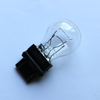Ampoules automobiles de remplacement fiables et de qualité supérieure, type 3157, culot en coin, 12V, pour feux de freinage, clignotants et feux arrière, P27/7W
