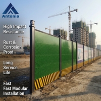 Clôture modulaire en acier au carbone Anton |   Clôture de chantier moderne réutilisable bleue/verte de 3 mètres pour la rénovation communautaire