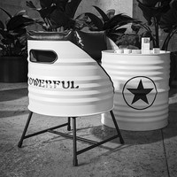Ensemble de meubles de bar en forme de baril de pétrole de style industriel rétro, table et chaises en fer, respectueux de l'environnement, pour pub, café, restaurant, fabrication OEM ODM sur mesure