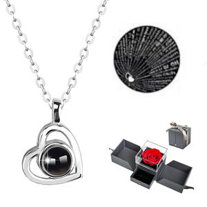 100 Talen Projectie Ketting Ik Hou Van Jou - Hartvormige hanger met parelroos bedel |   Romantisch Valentijnsdagcadeau - Product Image 4