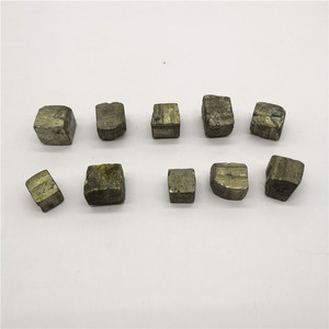 Colgante en forma de corazón de ágata de planta de agua de Calcedonia Marina natural de Madagascar - Product Image 2