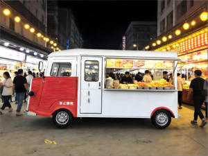 Chariot à lasagnes avec pot de ragù de viande et distributeur de ricotta, chariot italien <span class=keywords><strong>pour</strong></span> pâtes cuites <span class=keywords><strong>pour</strong></span> le marché de Noël de la Piazza Navona à Rome - Product Image 6