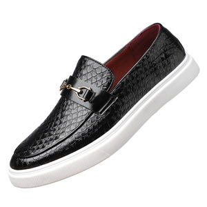 Chaussures habillées respirantes et légères, mocassins décontractés pour affaires, style britannique, à semelle souple, motif camouflage, polyvalentes - Product Image 1