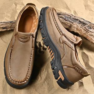 Mocassins pour hommes en cuir PU style rétro britannique, chaussures décontractées d'affaires à enfiler, semelle en caoutchouc, doublure en peluche, motif uni - Product Image 3