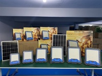Lampu Sorot Tenaga Surya Aluminium dengan Kamera CCTV 4G WiFi Outdoor 600W 1000W IP66 Tahan Air Lampu LED Keamanan untuk Taman Parkir