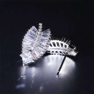 Pince à cheveux élégante Tiffany en strass blanc 13 cm, accessoires de coiffure pour femmes, style de haute qualité - Product Image 3