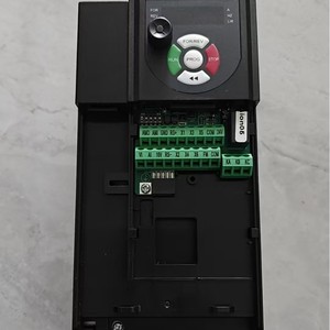 Inversor de Frecuencia We See Veim de 0.75KW Monofásico AC220V con Control Vectorial sin Sensor - Product Image 2