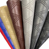 Emballage en gros par rouleaux de différents modèles de tissu à point de diamant en cuir synthétique échantillon gratuit