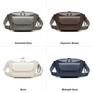 Sac banane de tennis en PU italien structuré avec mousqueton, style italien, logo personnalisé, vente en gros - Product Image 5