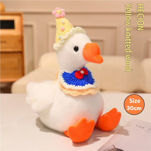 HECION Lindo Peluche de Ganso, Adorable Ganso Pequeño con Bufanda Triangular Tejida, Muñeco de Peluche de Ganso Elegante para Caballero y Dama - Product Image 3