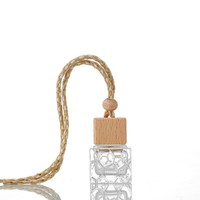 Diffuseur de voiture Flacon en verre suspendu 10ml Carré clair Diffuseur de parfum Flacon de parfum suspendu Vente en gros avec bouchon en bois