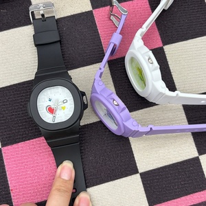 นาฬิกาควอทซ์ลายการ์ตูนสำหรับเด็ก ตัวเรือนพลาสติก หน้าปัดลายหัวใจ นาฬิกาเด็ก ของขวัญคริสต์มาสและปีใหม่ - Product Image 4