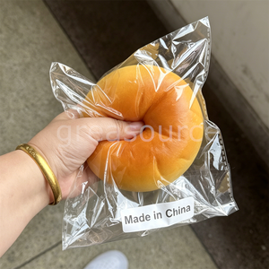 ขนมปังกลมแบบนุ่ม กลิ่นหอม บีบแล้วคืนรูป ขนมปังนิ่มเหมือนจริง บรรจุภัณฑ์แยกชิ้น สำหรับโชว์เป็นของขวัญ ขายส่งข้ามประเทศ - Product Image 3
