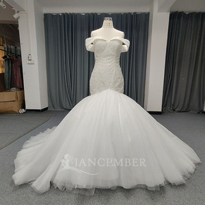 Vestido de novia estilo sirena Lsany204 vintage con apliques de encaje, cola larga y hombros descubiertos, Jancember - Product Image 3