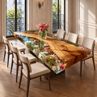 Table à manger rectangulaire en bois de style artisanal moderne, coulée dans de la résine époxy transparente comme du cristal, incrustée de fleurs