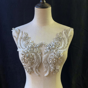Applique en dentelle de luxe 3D écologique ornée de strass en acrylique et de perles pour robes de soirée, robes de mariée et décorations de corsages de haute couture - Product Image 1