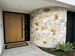 Piedra natural aleatoria de campo, granito gris-amarillo oxidado, piedra cultural para revestimiento de paredes exteriores, muros de contención, jardineras y paisajismo. - Product Image 1