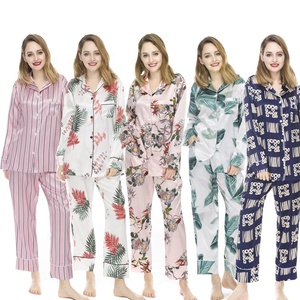 <span class=keywords><strong>Pigiama</strong></span> <span class=keywords><strong>in</strong></span> <span class=keywords><strong>raso</strong></span> floreale <span class=keywords><strong>pigiama</strong></span> da donna a maniche lunghe <span class=keywords><strong>in</strong></span> <span class=keywords><strong>raso</strong></span> <span class=keywords><strong>pigiama</strong></span> <span class=keywords><strong>pigiama</strong></span> a figura intera - Product Image 1