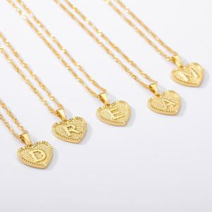 สร้อยคอรูปหัวใจสแตนเลสชุบทอง18K ตัวอักษร - Product Image 6