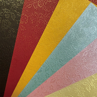 Papier perlé en relief coloré de motif de texture de lin de 787*1092mm 120gsm pour la boîte-cadeau
