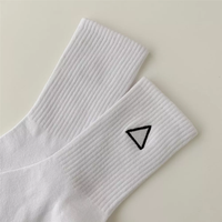 Chaussettes de sport pour femmes, chaussettes de sport épaisses avec logo personnalisé OEM, chaussettes de sport de haute qualité