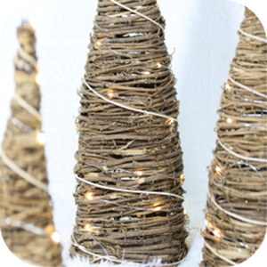 Venta al por mayor nuevo estilo torre de vid de Navidad Decoración de mesa conjunto árbol de Navidad cono luz motivo exterior LED luz cono árbol - Product Image 4