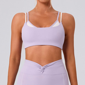 Sujetador deportivo de yoga para <span class=keywords><strong>mujer</strong></span> con bloques de color, estilo urbano, efecto dos piezas, <span class=keywords><strong>tirantes</strong></span> dobles y espalda retorcida, tipo top. - Product Image 4