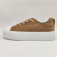 XRH 2024 nouveautés en gros bande plate-forme vulcanisée mode velours côtelé décontracté grosses chaussures de marche pour hommes nouveau Style 2024