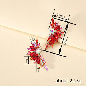 Orecchini a perno con cristalli a forma di pianta per donna, montatura a castone romantica, gioielli con strass bianchi per uso quotidiano - Product Image 6