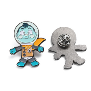 En gros Épinglette Personnalisé <span class=keywords><strong>2d</strong></span> 3D Argent Doux Émail Badges En Métal En Alliage De Zinc Mignon Dessin Animé Anime Épingles En Émail avec Carte D'emballage - Product Image 2