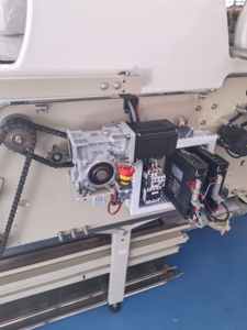 Nouvelle machine automatique <span class=keywords><strong>d</strong></span>'étalement et de <span class=keywords><strong>d</strong></span>écoupe de vêtements en acier <span class=keywords><strong>à</strong></span> alignement de bord de précision, certifiée CE pour la production textile domestique - Product Image 5