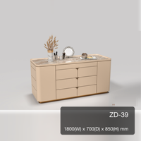 Meuble de dressing central de taille fixe avec îlot et coiffeuse à comptoir en pierre frittée pour chambre principale et dressing