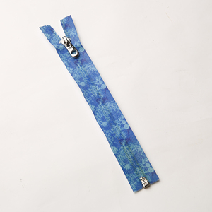 SBS # Fermeture éclair en nylon à 7 dents transparentes à glissière inversée avec ruban adhésif en PU bleu clair motif algues pour vêtements de villégiature et mode plage - Product Image 1