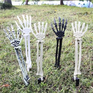 Décorations de jardin en plastique pour Halloween : mains de crâne à insérer au sol, accessoires de fête extérieure, style horreur - Product Image 4