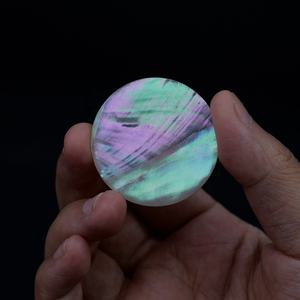 ملصقات إيبوكسي ثلاثية الأبعاد دائرية مع طباعة هولوغرام وشعار مخصص بتصميم ملون على شكل وردة - Product Image 3