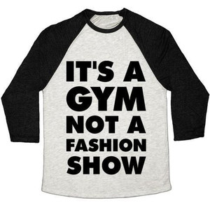 Camiseta de béisbol unisex de mezcla triple con estampado 'It's a Gym Not a Fashion Show' - Product Image 2