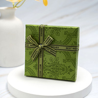 Boîte d'emballage pour collier de mode en stock, boîte à bijoux vert matcha avec ruban et couvercle, vente en gros