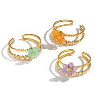 18K Vergoldete Edelstahl-Blumenringe mit Perlen und CZ-Strass, Stapelbare Ringe für Damen, Trendiger Modeschmuck im Großhandel