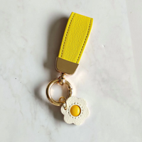 Porte-clés en cuir PU motif fruits mignons avec breloques détachables et quincaillerie dorée pour décoration de sac et cadeaux