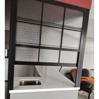 Fenêtre en alliage d'aluminium sur mesure au design postmoderne, à ouverture relevable, pour la livraison de nourriture, les salles de bain et les cafétérias, avec écran en acier inoxydable