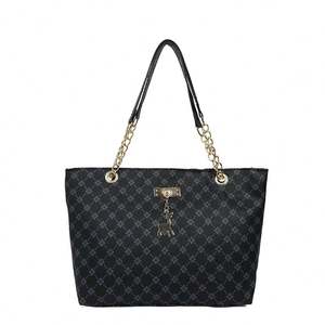 Bolsa femenina estructurada de lujo discreta personalizada OEM/ODM en cuero vegano PU con asa superior y diseño de cinturón. - Product Image 2