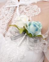 Ensemble de corsages et boutonnières de rose pour la maison, fleurs artificielles au toucher réel pour les fêtes, les bals, les mariages avec nœud en dentelle