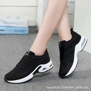 중국 공급 업체 내구성 섬유 스포츠 신발 사계절 통기성 PU 에어 쿠션 여성 워킹 신발 캐주얼 신발 도매상