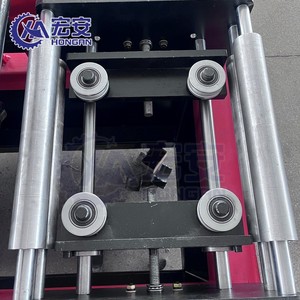 Venta caliente de alta precisión de corte continuo cambio de tipo automático CZ <span class=keywords><strong>Purlin</strong></span> máquina formadora de rollos