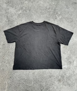 Camiseta de algodón informal de manga corta con cuello redondo para hombre, color negro, corte regular, estilo tejido liso teñido. - Product Image 3