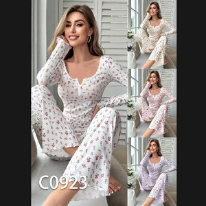 Bộ đồ ngủ hoa của phụ nữ dài tay áo v-cổ ren cắt quần thun eo mùa đông - Product Image 1