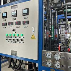 Planta de ultrafiltración compacta de 1000L para sistema de filtro de agua potable de agua de pozo de <span class=keywords><strong>hotel</strong></span> en casa 99% Tasa de desalinización hecha bomba PVDF - Product Image 5