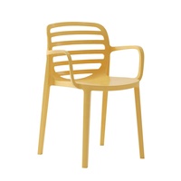 Chaise empilable moderne en plastique bon marché chaise de salle à manger de restaurant chaise en plastique de café de stockage de transport facile